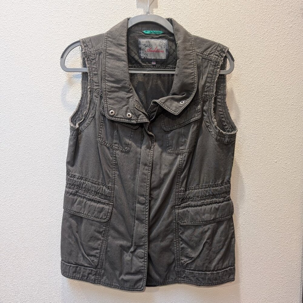 Ambition Vest, Army Green, Size M